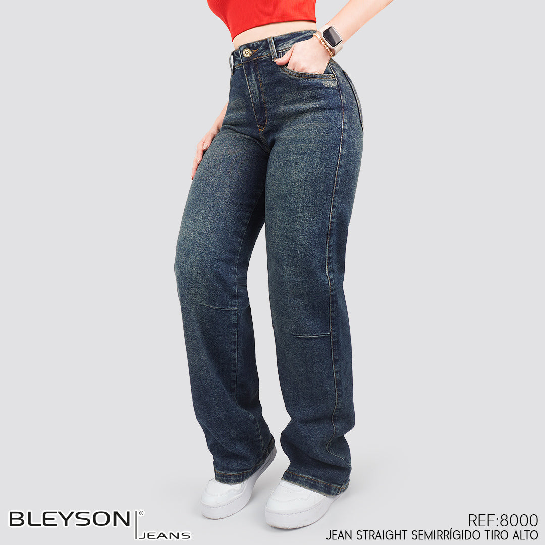 Jeans Straight Semirrígido Tiro Alto 8000