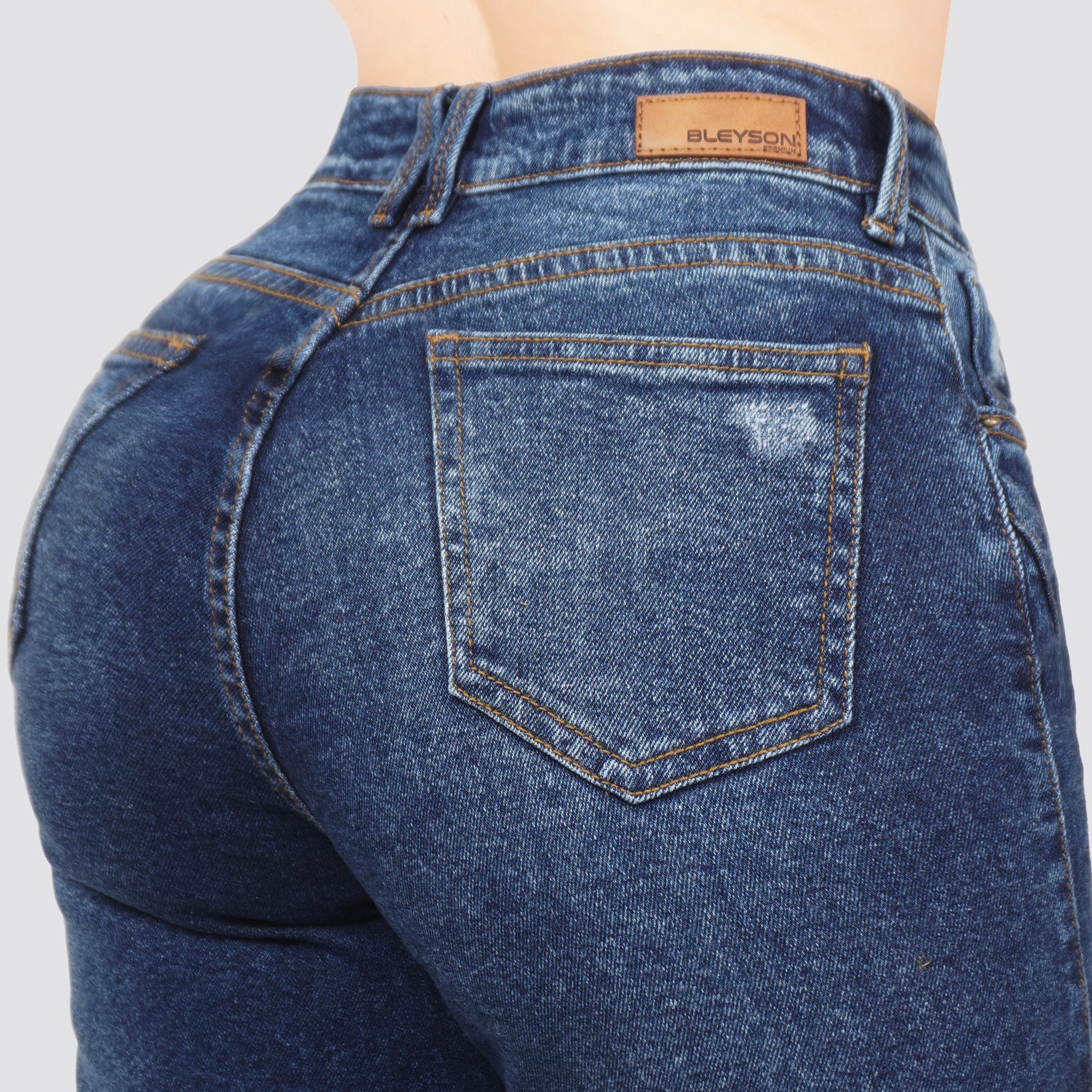 Jeans Straight Semirrígido Tiro Alto 8034